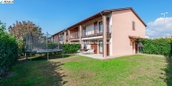 casa indipendente in vendita a Castelnuovo del Garda in zona Sandrà
