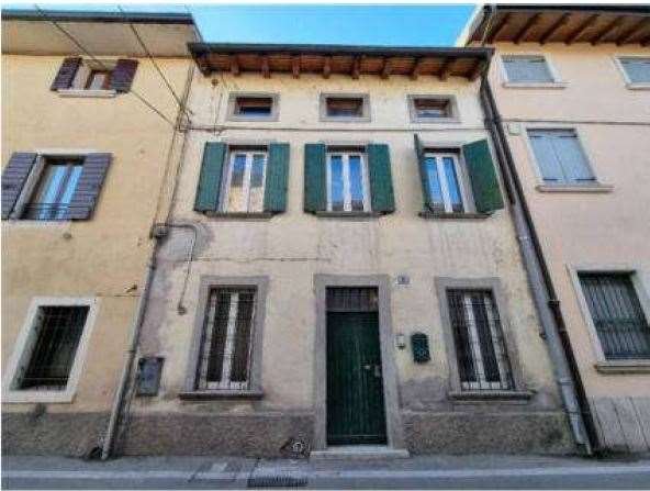casa indipendente in vendita a Castelnuovo del Garda in zona Cavalcaselle