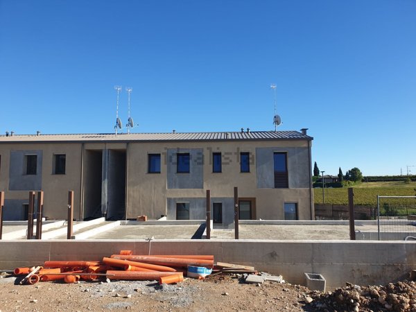 appartamento in vendita a Castelnuovo del Garda in zona Cavalcaselle