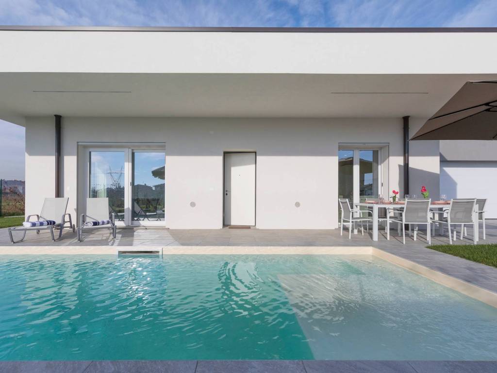 casa indipendente in vendita a Castelnuovo del Garda