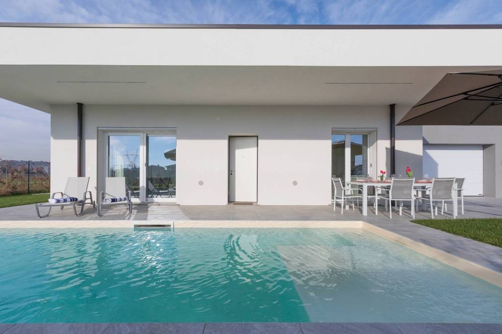 casa indipendente in vendita a Castelnuovo del Garda
