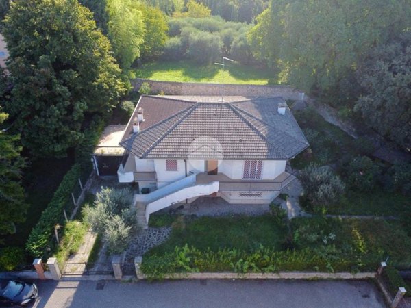 casa indipendente in vendita a Castelnuovo del Garda