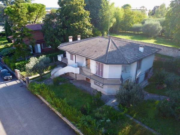 casa indipendente in vendita a Castelnuovo del Garda
