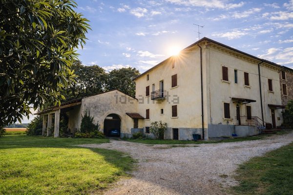 terreno agricolo in vendita a Castelnuovo del Garda