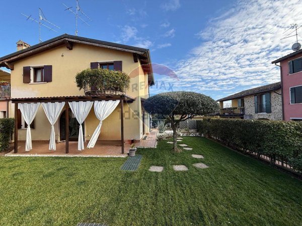 casa indipendente in vendita a Castelnuovo del Garda