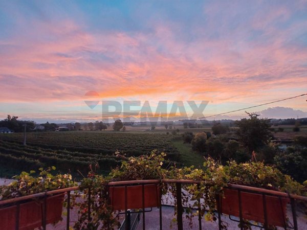 casa indipendente in vendita a Castelnuovo del Garda