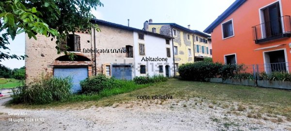 casa indipendente in vendita a Castelnuovo del Garda