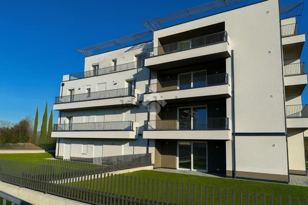 appartamento in vendita a Castelnuovo del Garda in zona Cavalcaselle