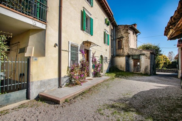 casale in vendita a Castelnuovo del Garda
