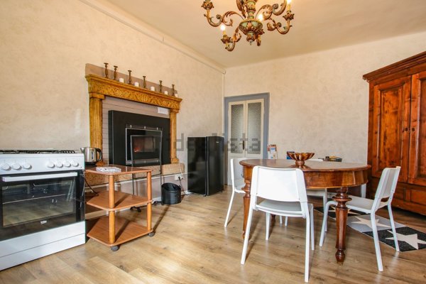 casale in vendita a Castelnuovo del Garda