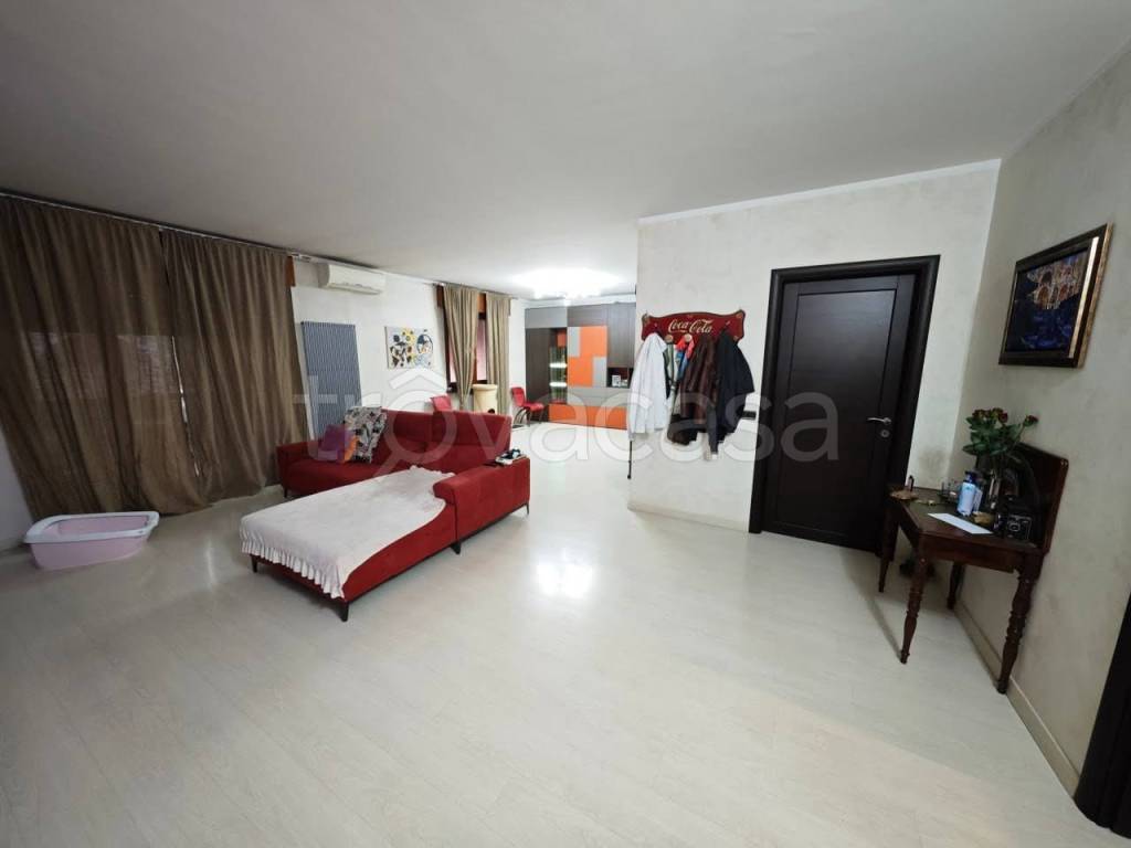 appartamento in vendita a Castelnuovo del Garda in zona Cavalcaselle