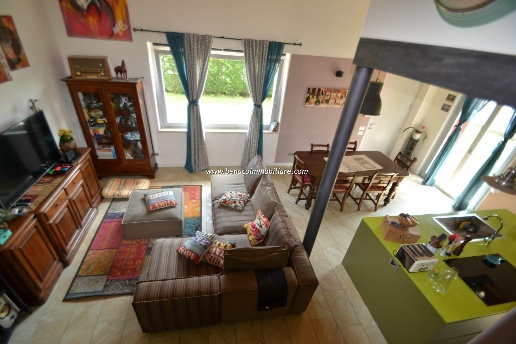 casa indipendente in vendita a Castelnuovo del Garda in zona Sandrà