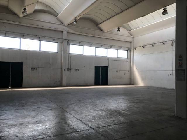 capannone in vendita a Castelnuovo del Garda