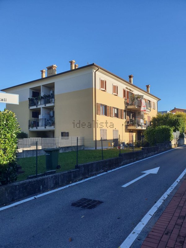 appartamento in vendita a Castelnuovo del Garda in zona Cavalcaselle