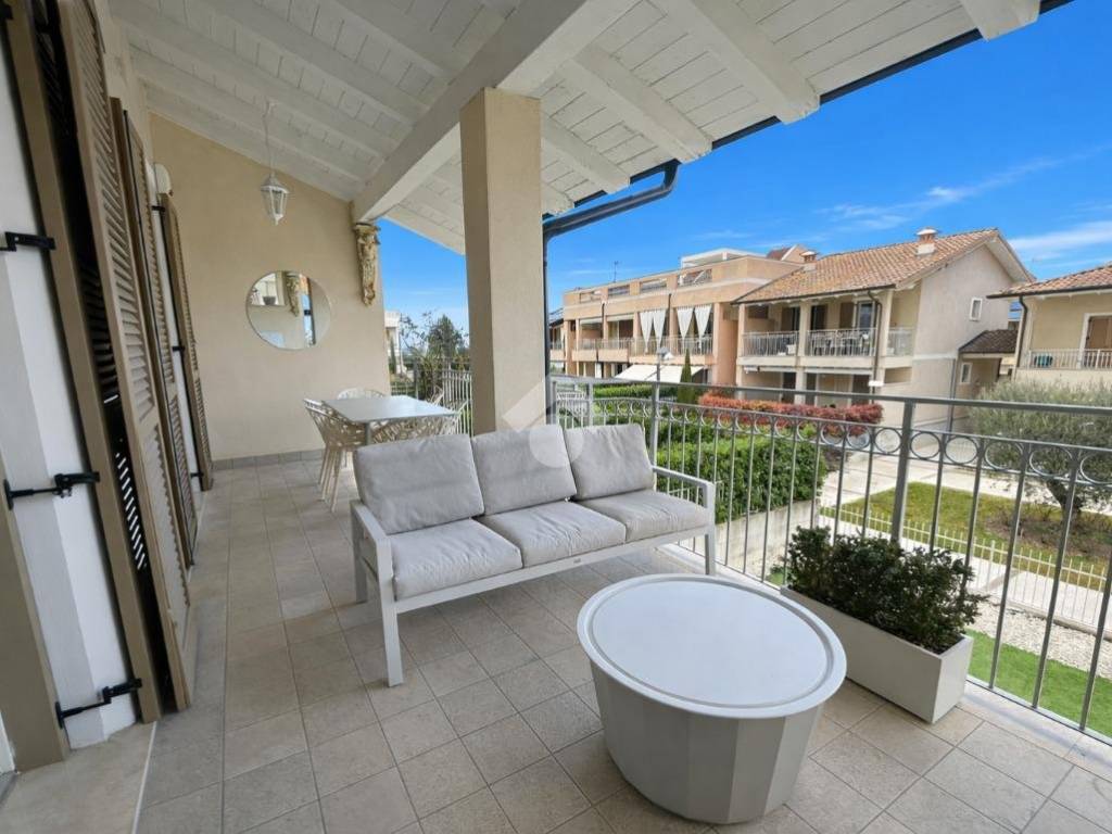 appartamento in vendita a Castelnuovo del Garda in zona Cavalcaselle