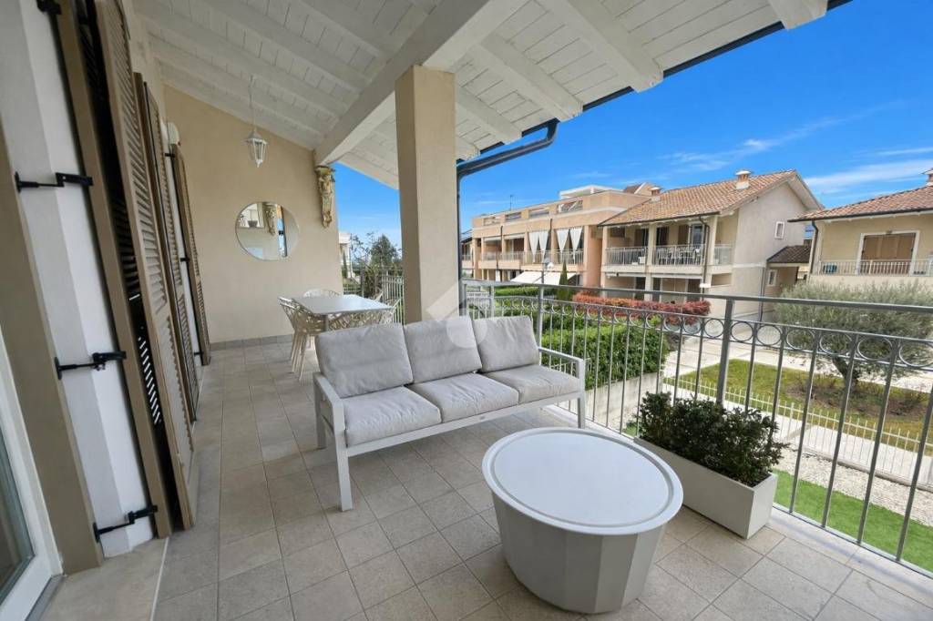 appartamento in vendita a Castelnuovo del Garda in zona Cavalcaselle