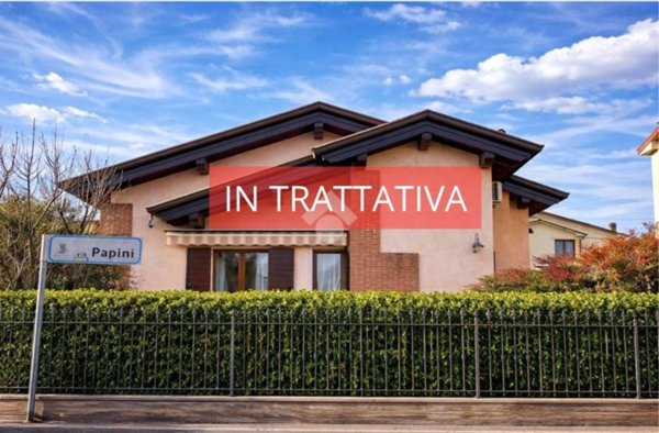 casa indipendente in vendita a Castelnuovo del Garda