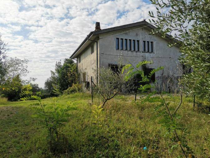 casa indipendente in vendita a Castelnuovo del Garda