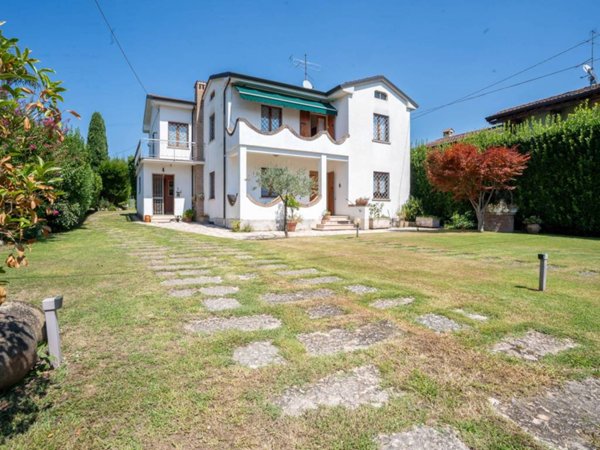 appartamento in vendita a Castelnuovo del Garda in zona Oliosi