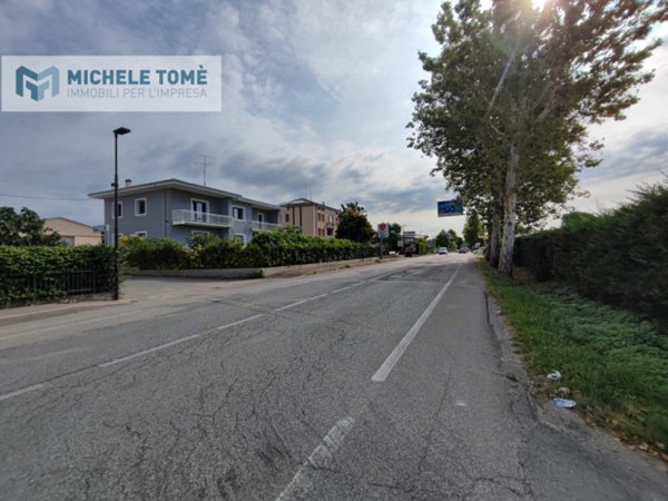 terreno edificabile in vendita a Castelnuovo del Garda in zona Cavalcaselle