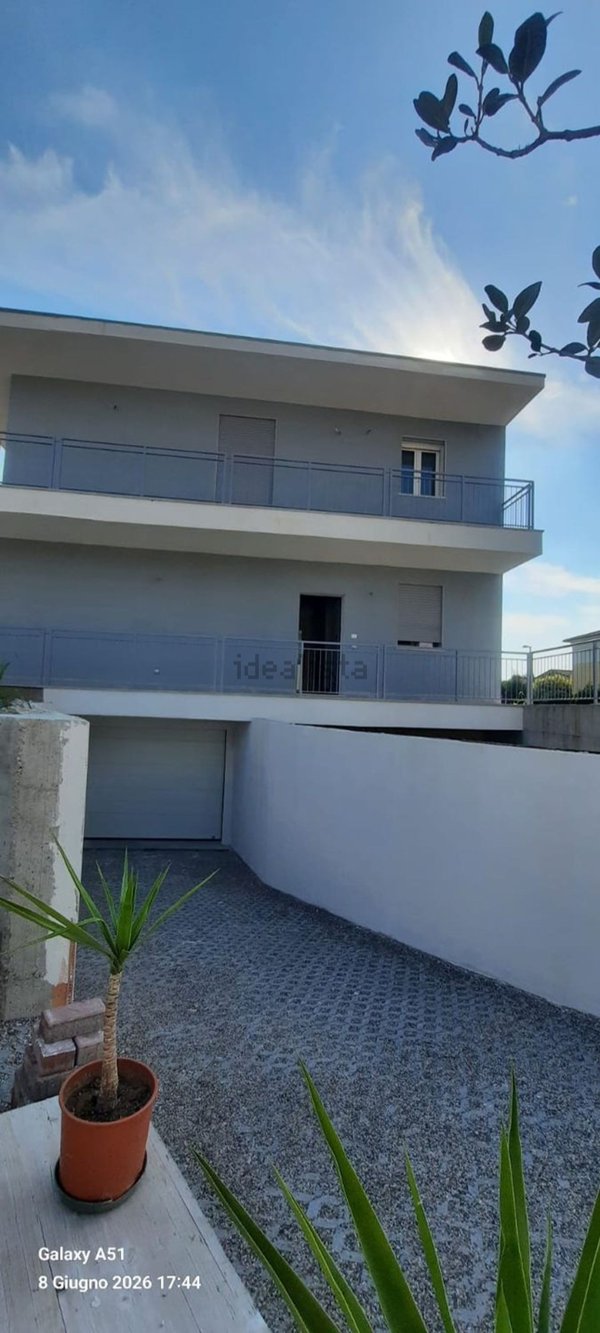 casa indipendente in vendita a Castelnuovo del Garda in zona Cavalcaselle