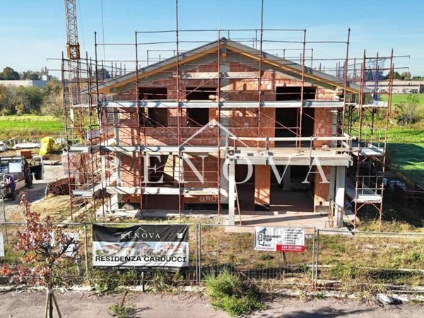 casa indipendente in vendita a Castelnuovo del Garda