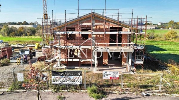 casa indipendente in vendita a Castelnuovo del Garda