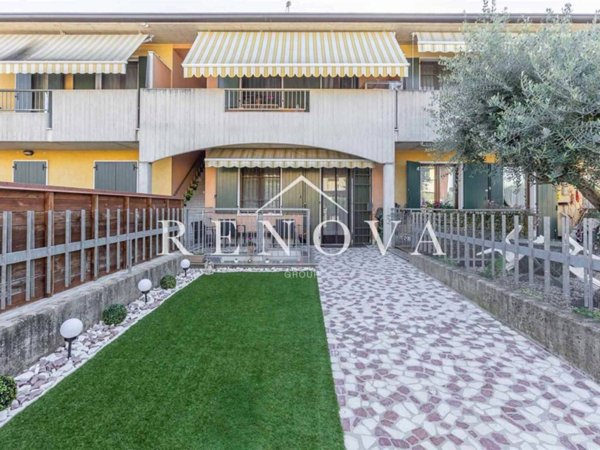 appartamento in vendita a Castelnuovo del Garda in zona Oliosi