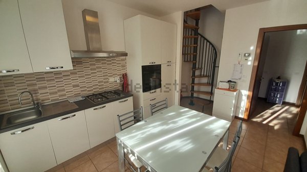 appartamento in vendita a Castelnuovo del Garda in zona Sandrà