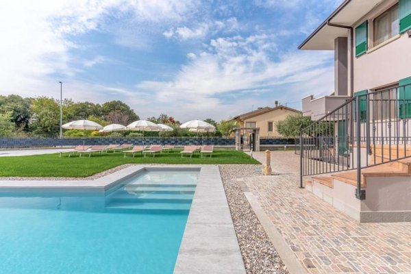 casa indipendente in vendita a Castelnuovo del Garda