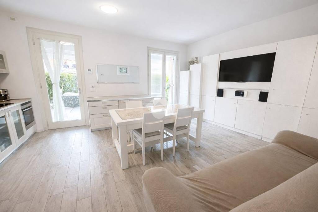 appartamento in vendita a Castelnuovo del Garda in zona Cavalcaselle