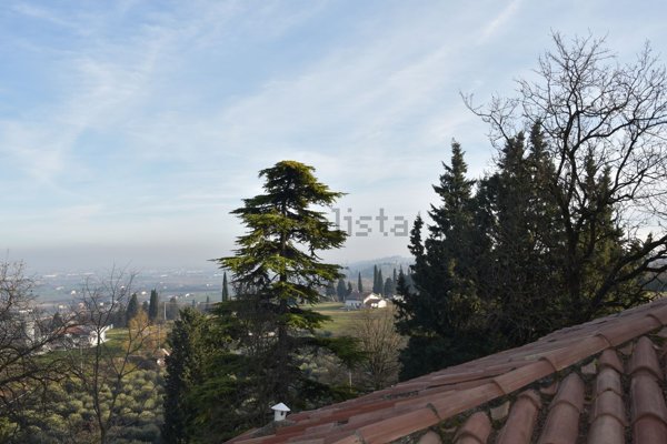 casa indipendente in vendita a Castelnuovo del Garda