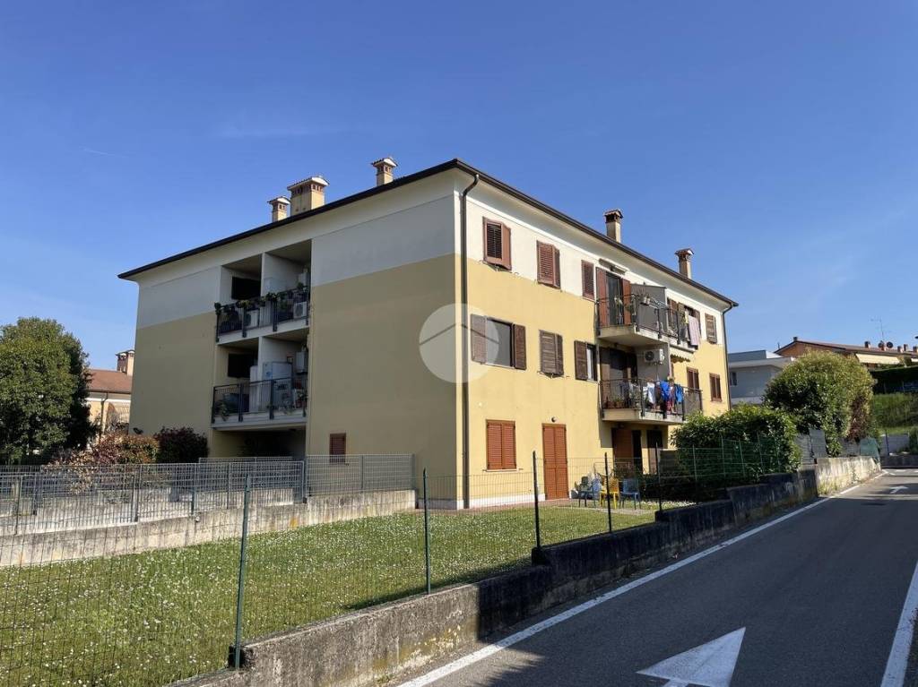 appartamento in vendita a Castelnuovo del Garda in zona Cavalcaselle