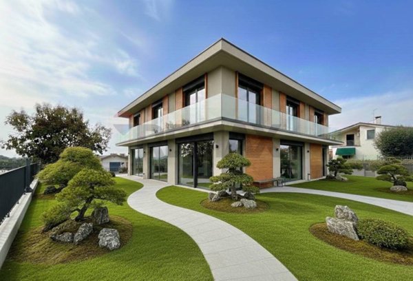 casa indipendente in vendita a Castelnuovo del Garda in zona Sandrà