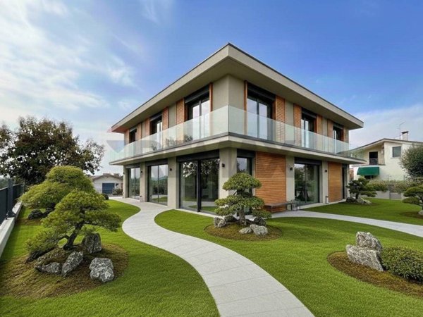 casa indipendente in vendita a Castelnuovo del Garda in zona Sandrà