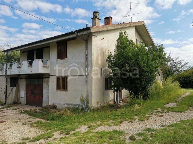 casa indipendente in vendita a Castelnuovo del Garda