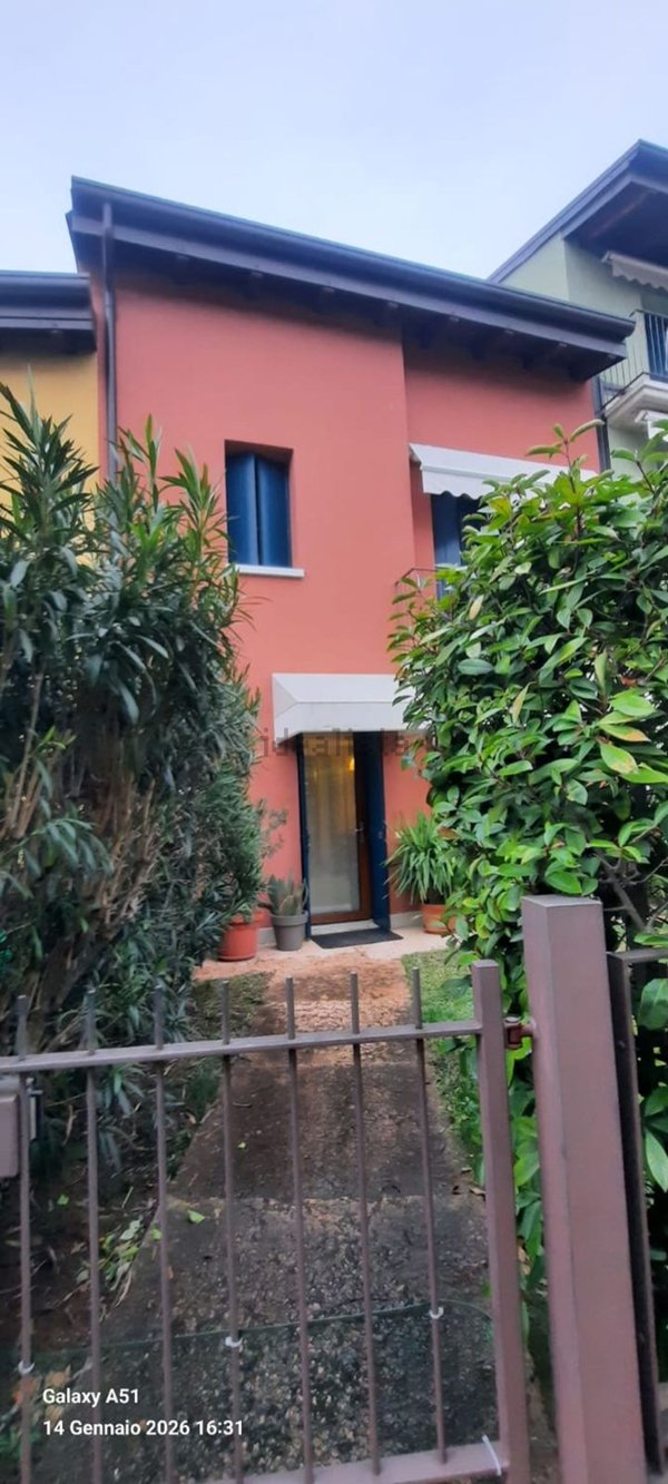 casa indipendente in vendita a Castelnuovo del Garda