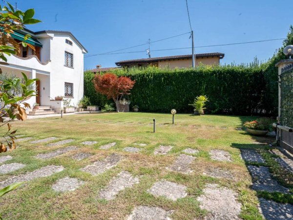 appartamento in vendita a Castelnuovo del Garda in zona Oliosi