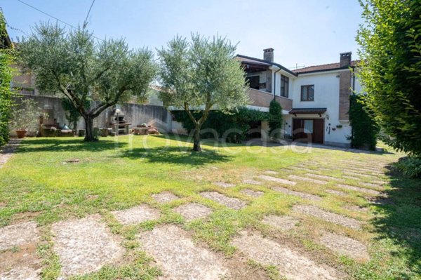 appartamento in vendita a Castelnuovo del Garda in zona Oliosi