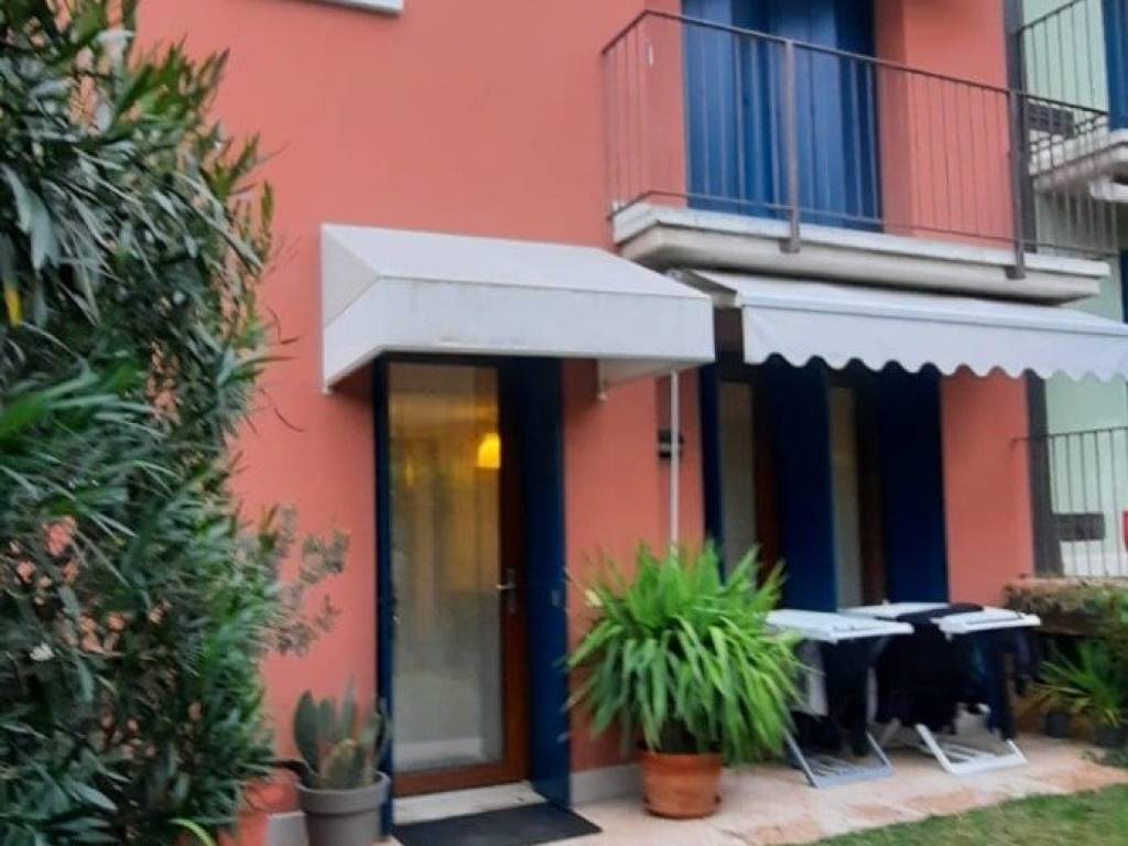 casa indipendente in vendita a Castelnuovo del Garda