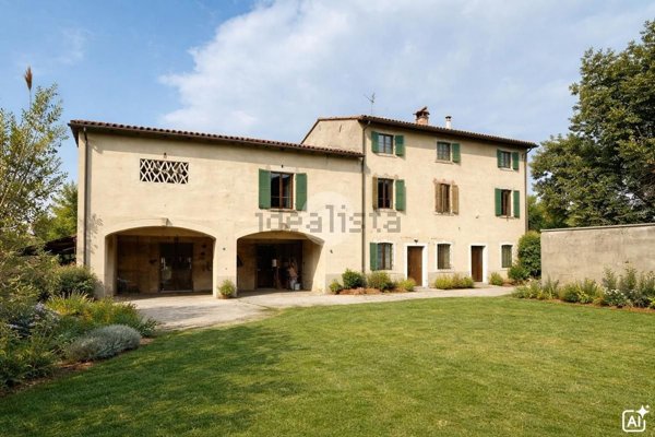 casale in vendita a Castelnuovo del Garda in zona Sandrà
