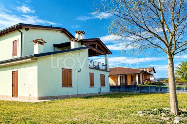 appartamento in vendita a Castelnuovo del Garda in zona Camalavicina