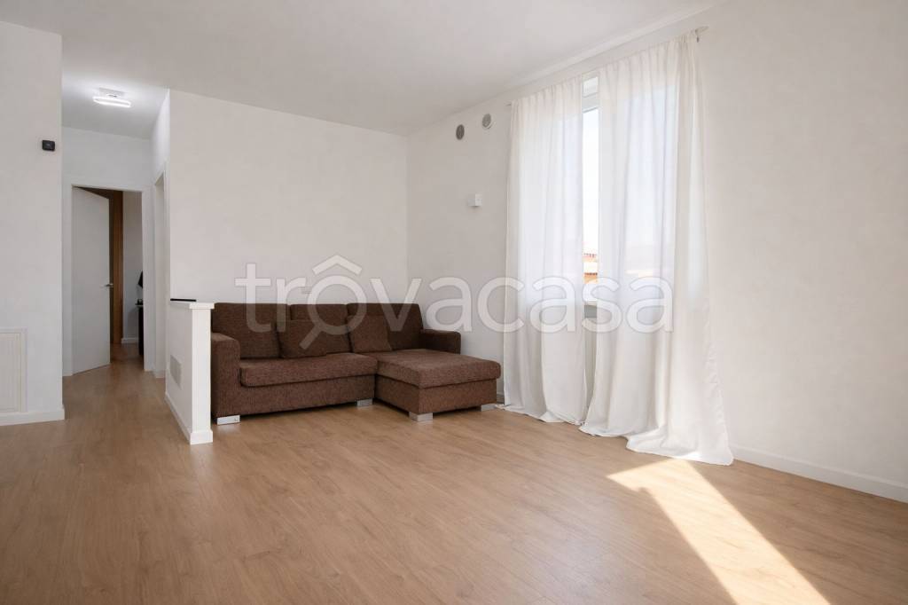 appartamento in vendita a Castelnuovo del Garda in zona Camalavicina