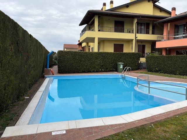 appartamento in vendita a Castelnuovo del Garda in zona Cavalcaselle