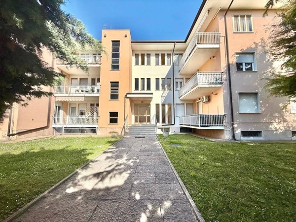 appartamento in vendita a Castelnuovo del Garda in zona Sandrà