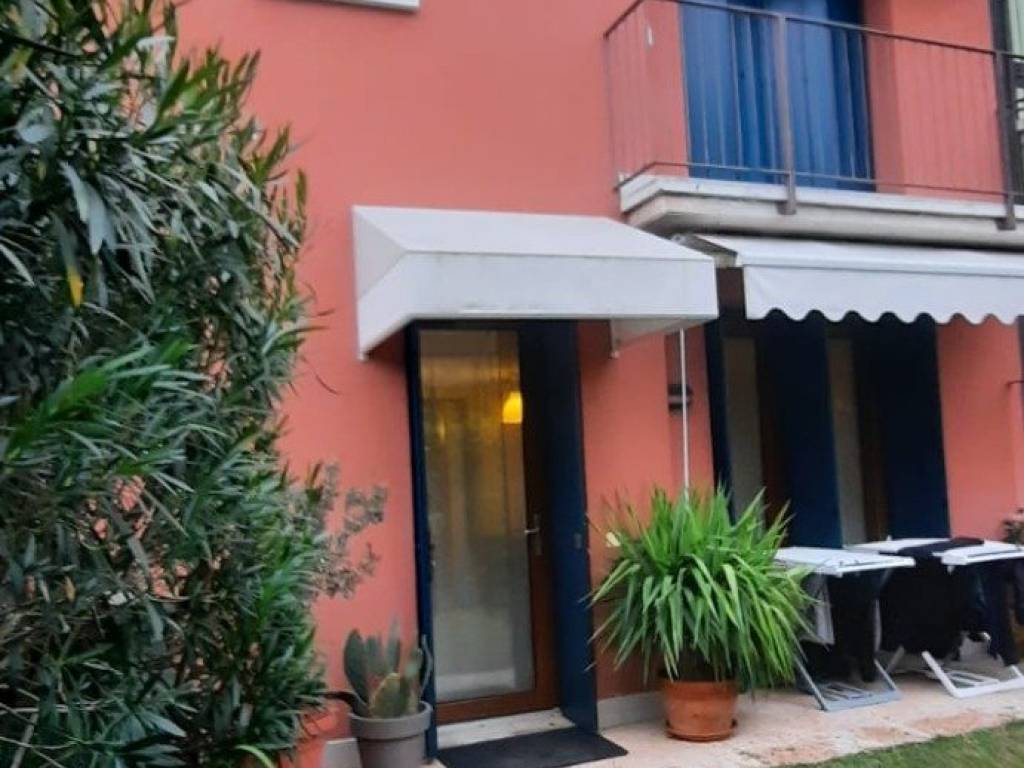 casa indipendente in vendita a Castelnuovo del Garda