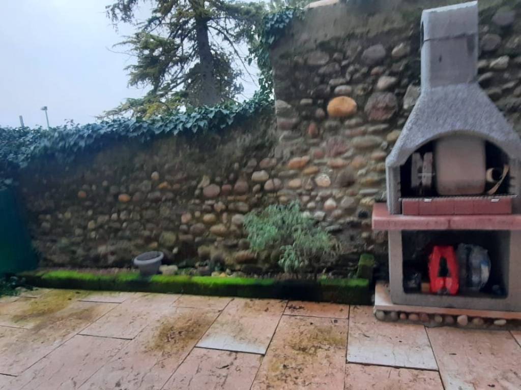 casa indipendente in vendita a Castelnuovo del Garda
