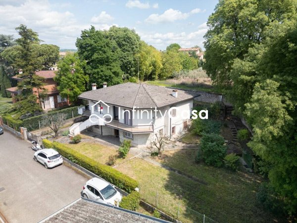 casa indipendente in vendita a Castelnuovo del Garda