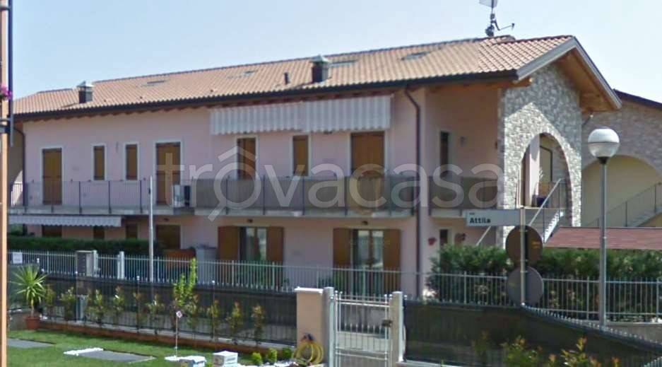 appartamento in vendita a Castelnuovo del Garda in zona Camalavicina