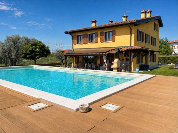 casa indipendente in vendita a Castelnuovo del Garda